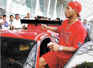 MAYORGA RETURNS TO NICARAGUA.0312.JPG - 18,337BYTES